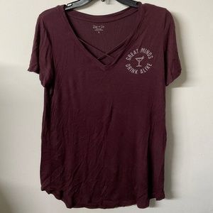 Burgundy/Wine colored T-shirt, “Great Minds Drink Alike” size small